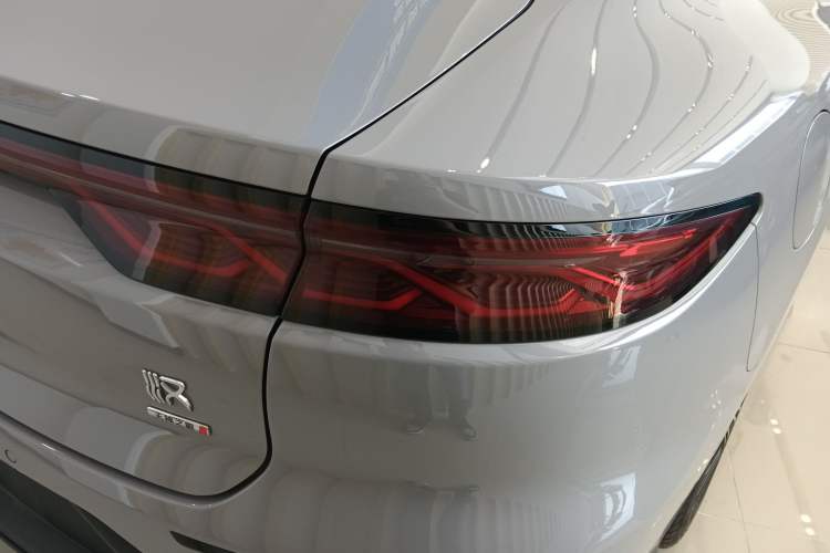 Used BYD Han 2025 DM-i Intelligent Driving Edition 125KM LiDAR Flagship Model
