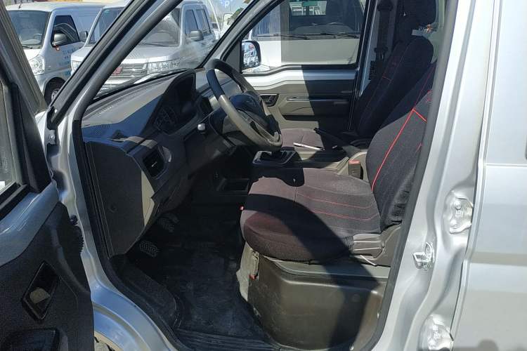 Used Wuling Rongguang New Truck 2021 1.5L Rural Version LV1 Extended Double-Cab L3C
