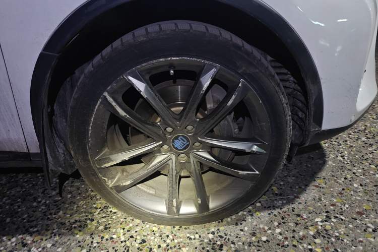 Used BYD Tang New Energy 2018 DM 2.0T All-Wheel Drive Smart Connectivity Luxury Model 7 Seats China V Emission Standard