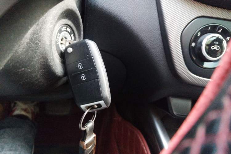 Used Kia KX3 2015 1.6T Automatic Two-Wheel Drive DLX Vehicle Key