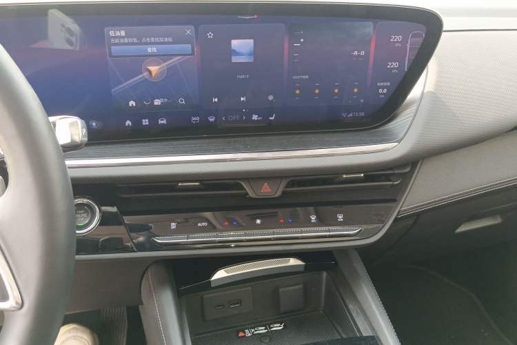 Used Buick Envision 2024 Encore Plus 28T AWD Luxury Edition Audio And AC Panel