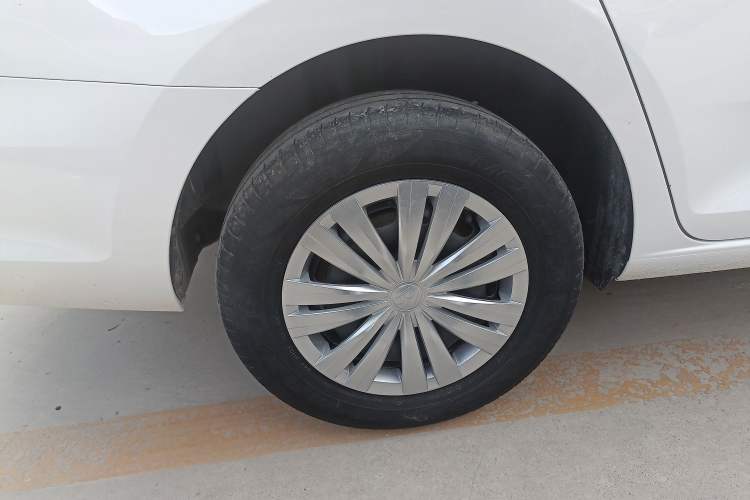 Used Volkswagen Santana 2021 1.5L Manual Fashion Edition Right Rear Wheel Hub