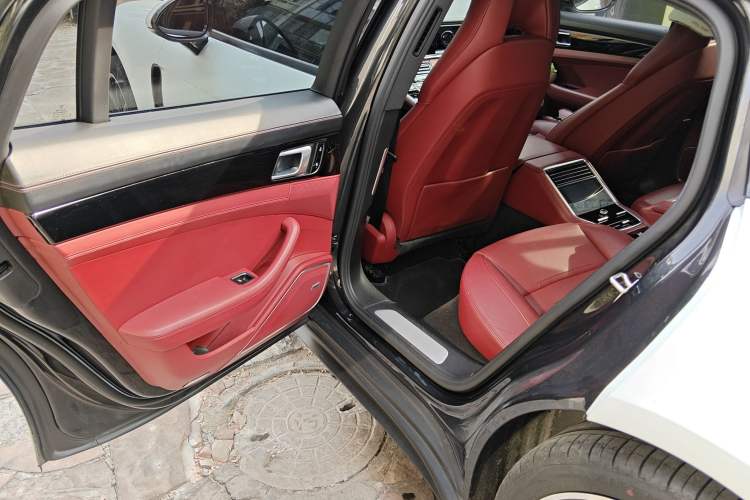 Used Porsche Panamera 2019 Panamera 2.9T Interior 4