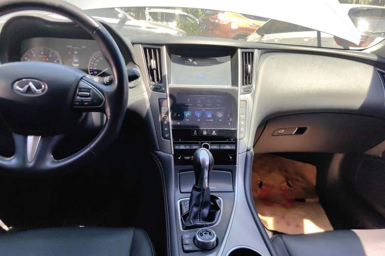 Used Infiniti Q50 2014 2.0T Luxury Edition