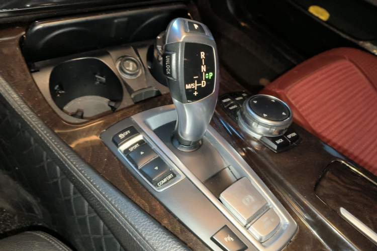 Used BMW 5 Series 2014 525Li Leading Model
