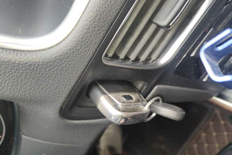 Used Audi Q5 2015 40 TFSI Comfort Model