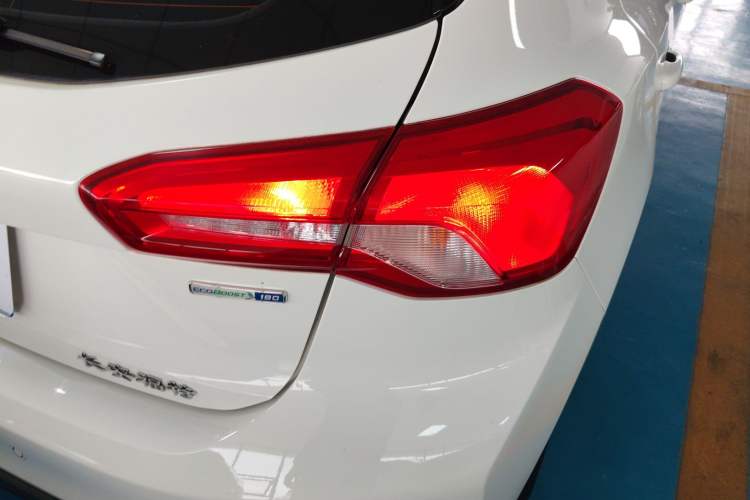 Used Ford Focus 2021 Hatchback EcoBoost 180 Automatic Titanium Edition