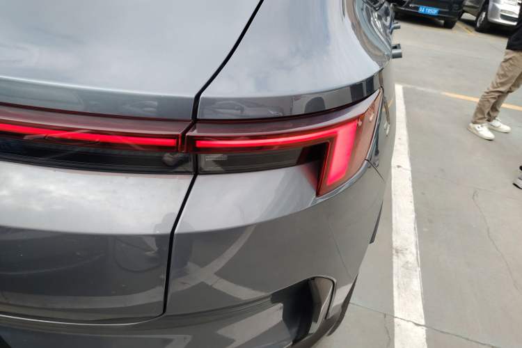 Used Polestar 4 2023 Single-Motor Long-Range PLUS Right Rear Taillight