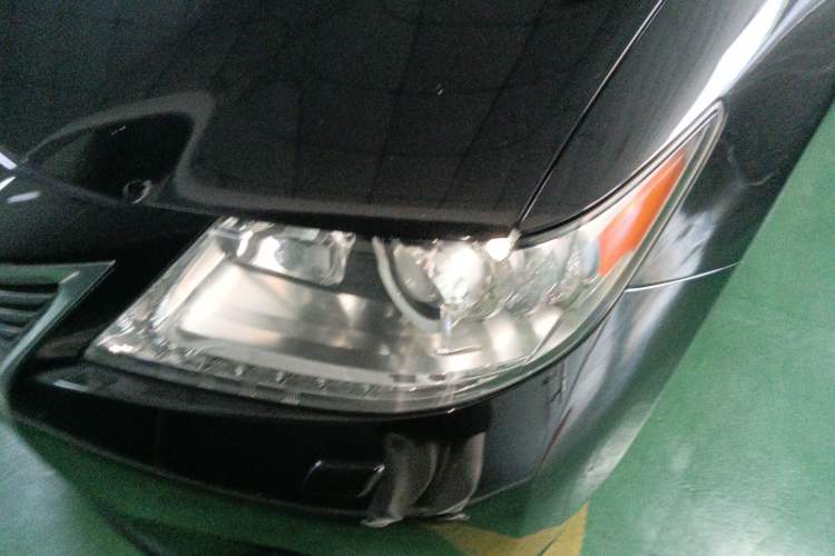 Used Lexus ES 2013 300h Elite Edition
