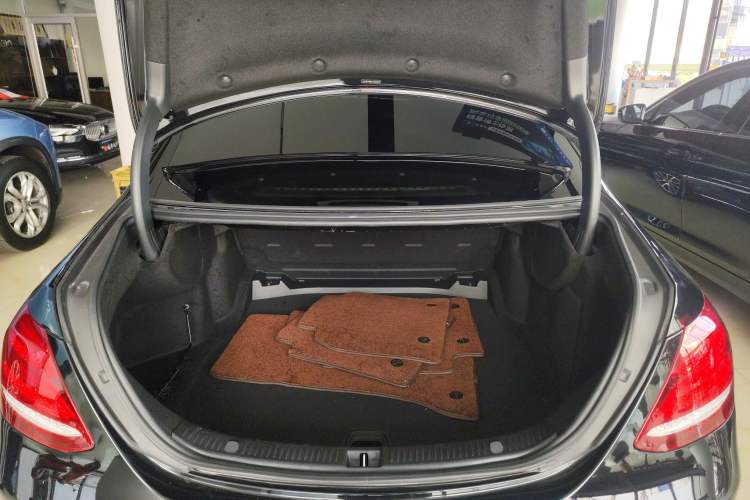 Used Mercedes-Benz E-Class 2020 Facelift E 260 L
