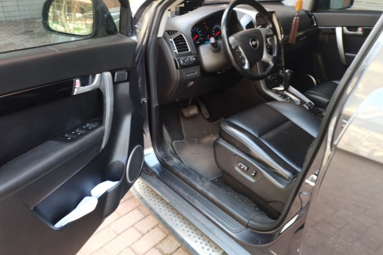 Used Chevrolet Captiva 2012 2.4L 4x4 Flagship Edition 7 Seats