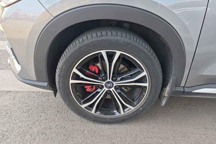 Used BYD Song PLUS 2020 1.5T Automatic Prestige Version Left Front Wheel Hub