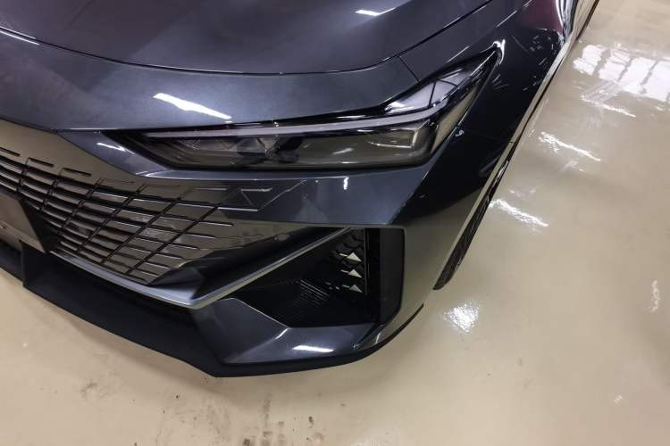 Used CHANGAN UNI-V 2023 1.5T Prestige Model