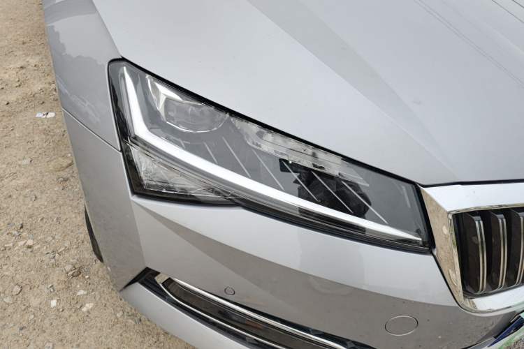 Used Skoda Superb 2019 Restyled TSI330 DSG Comfort Edition Right Front Headlight