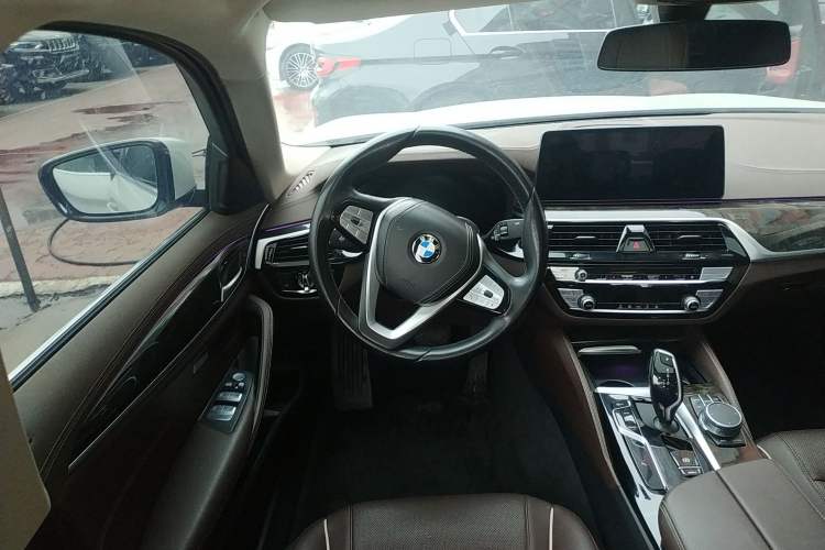 Used BMW 5 Series 2022 Restyled 525Li Luxury Package Steering Wheel