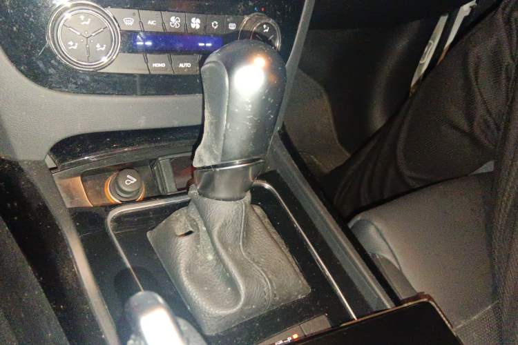 Used Peugeot 508 2013 2.0L 2nd Anniversary Edition with Automatic Sunroof – Classic Version
