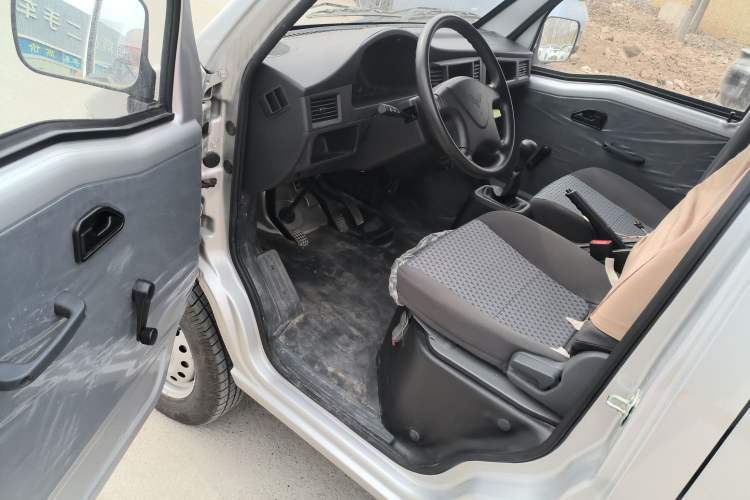 Used Wuling Zhiguang 2023 1.5L Practical Version 5/7 Seats