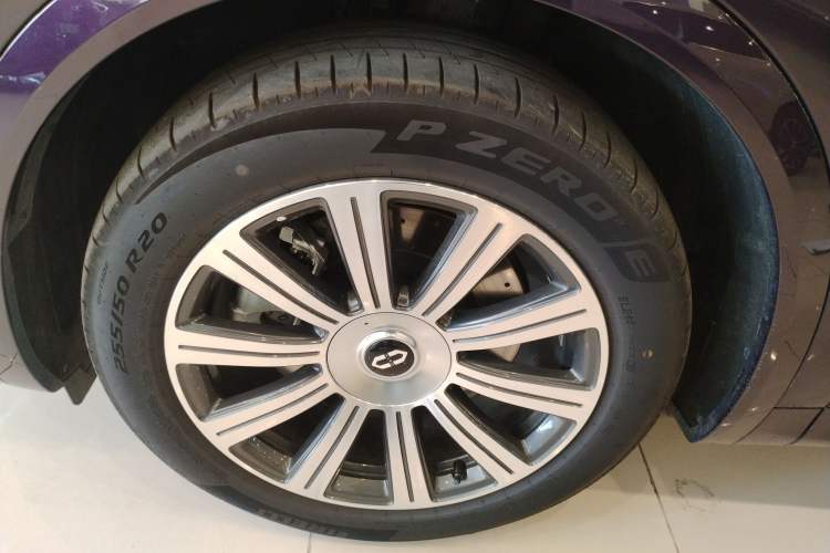 Used Hima AITO M8 2025 Model Pure Electric Max+ Five-Seat Long-Range Version
