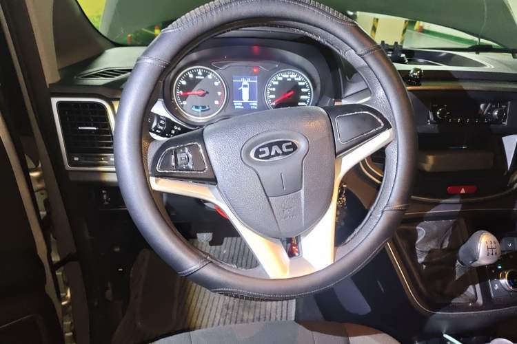 Used JAC Refine M4 2019 Business & Travel Series 2.0L Manual Speed Edition China VI Standard