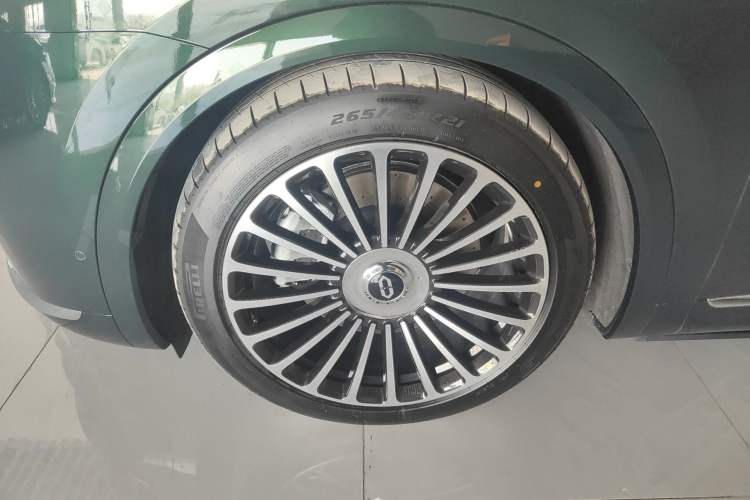 Used Hima AITO M8 2025 Extended-Range Ultra Version 53.4 kWh 6-Seater Edition
