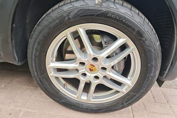 Used Porsche Cayenne 2016 Cayenne Platinum Edition 3.0T