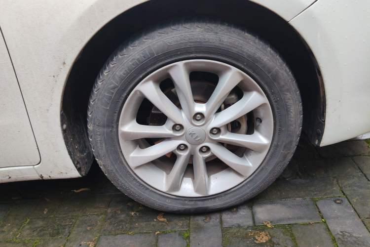Used Kia K3 2016 1.6L Manual GLS Right Front Wheel Hub