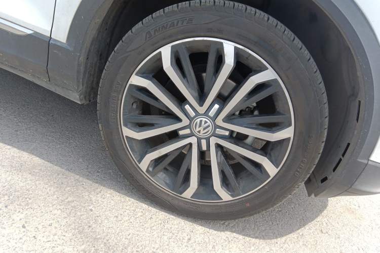 Used Volkswagen T-ROC 2018 280TSI DSG Two-Wheel Drive Comfort Version China VI Standard
