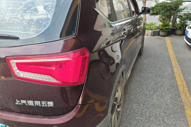 Used Baojun 560 2015 1.8L manual luxury version
