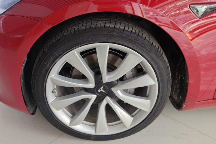 Used Tesla Model 3 2020 Revised Version Standard Range Rear-Wheel Drive – Upgraded Edition Left Front Wheel Hub