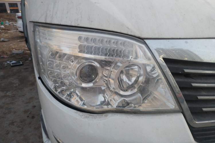 Used King Long Golden Way 2018 2.0L Van Series 4G20 Right Front Headlight