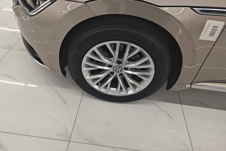 Used Volkswagen FAW-Volkswagen CC 2019 330TSI Glamour Edition China V Standard Left Front Wheel Hub