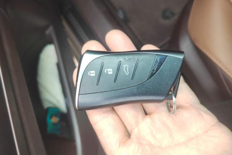 Used Lexus ES 2020 200 Excellence Edition Vehicle Key