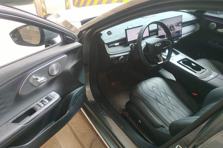 Used Chery Fengyun A8L 2025 1.5 TGDI 145 km Luxury Version