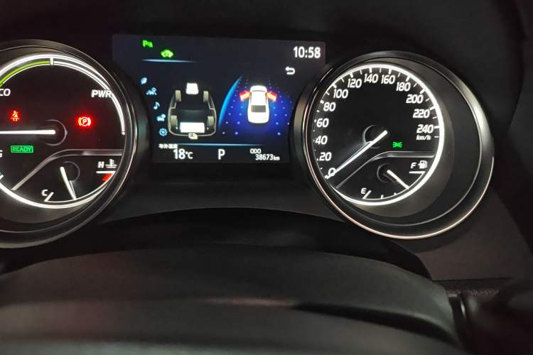 Used Toyota Camry 2019 Dual-Engine 2.5 HG Luxury Edition China VI Standard
