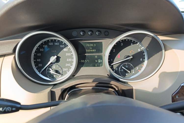 Used Mercedes-Benz R-Class 2010 R 350 L 4MATIC