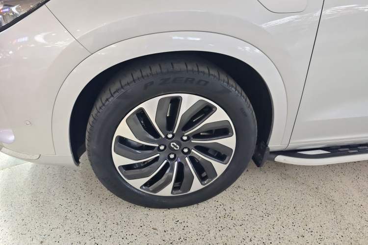 Used Hima AITO M7 2024 1.5T Intelligent Drive 4x4 Max Edition 6 Seats Left Front Wheel Hub