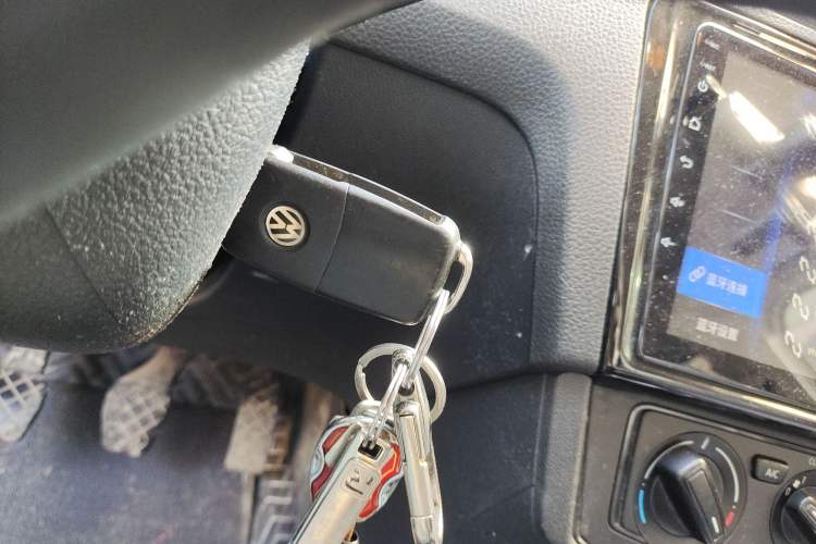 Used Volkswagen Santana 2016 1.6L Manual Fashion Edition Vehicle Key