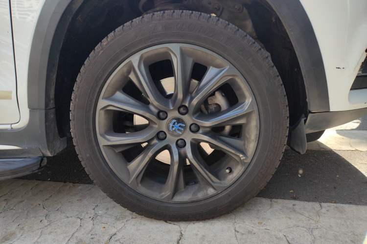 Used BYD Song New Energy 2019 Song EV500 Smart Connect Elite Model Right Front Wheel Hub