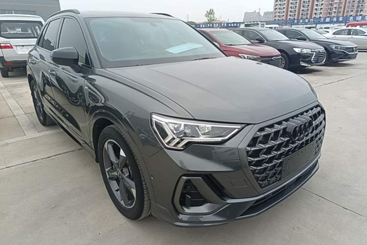 Used Audi Q3 2024 35 TFSI Fashion Dynamic Edition Front Right 45 Deg