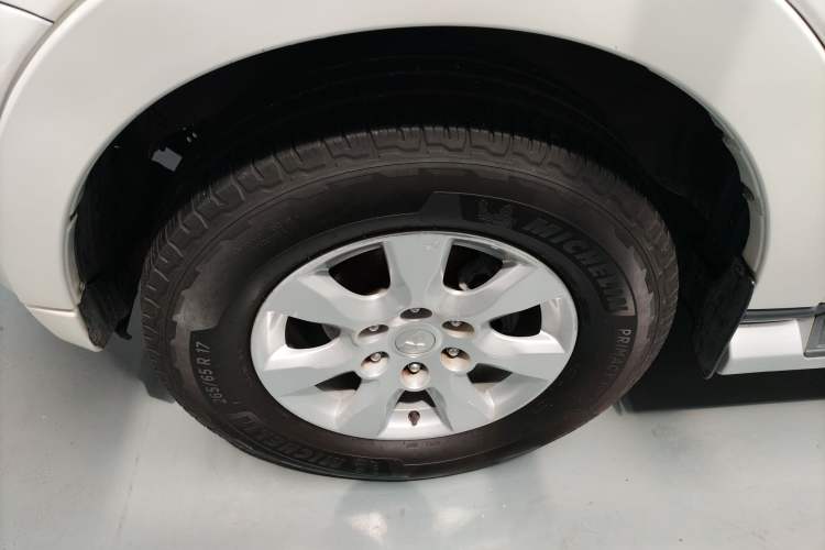 Used Mitsubishi Pajero 2018 3.0L Automatic Standard Edition Left Front Wheel Hub