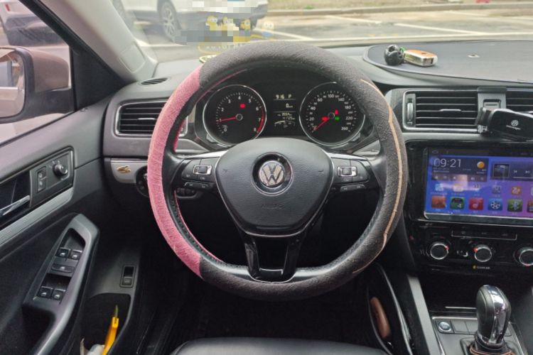 Used Volkswagen Sagitar 2017 1.6L Automatic Comfort Model Steering Wheel