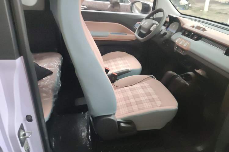 Used Chery QQ Ice Cream 2025 155km Sundae Edition Right Front Seat