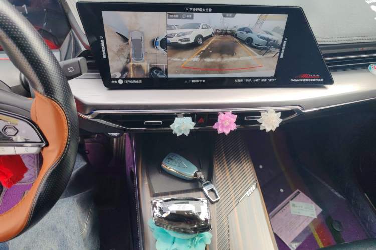 Used CHANGAN OSHAN Z6 2023 Blue Whale 1.5T DCT Smart Edition
