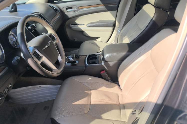 Used Chrysler 300C 2013 3.6L Prestige Edition
