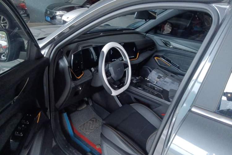 Used CHANGAN OSHAN X5 PLUS 2023 Revised 1.5T DCT Excellence Edition Driver Seat