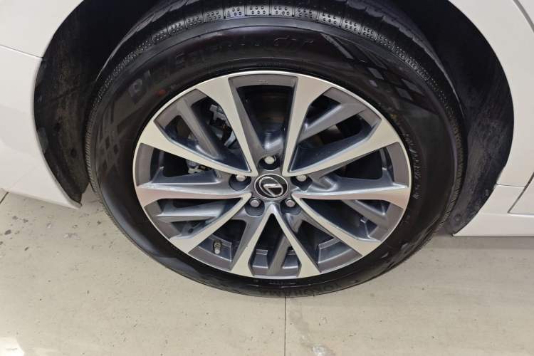 Used Lexus ES 2022 200 Excellence Edition
