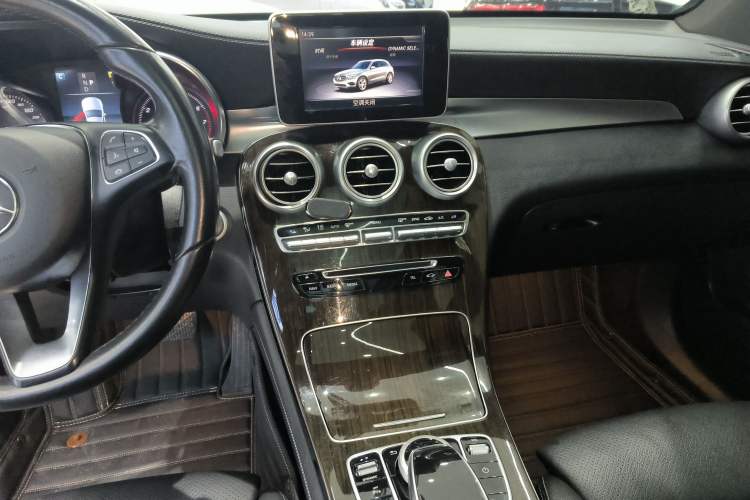 Used Mercedes-Benz GLC 2019 GLC 260 L 4MATIC Dynamic Model