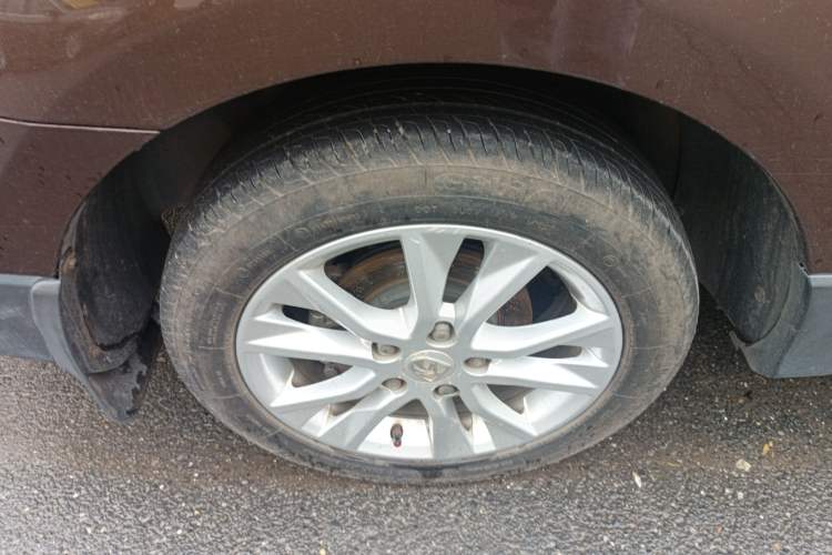 Used Baojun 730 2014 1.5L manual Comfort version 7 seats
