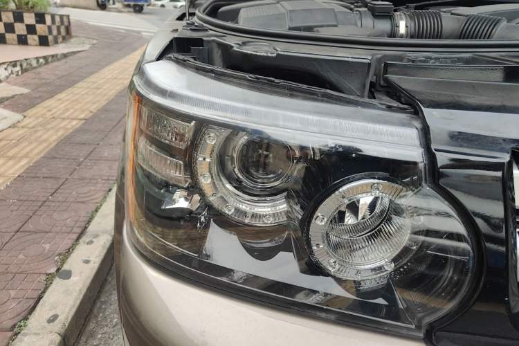 Used Land Rover Range Sport 2012 3.0 TDV6 HSE Diesel Edition Right Front Headlight