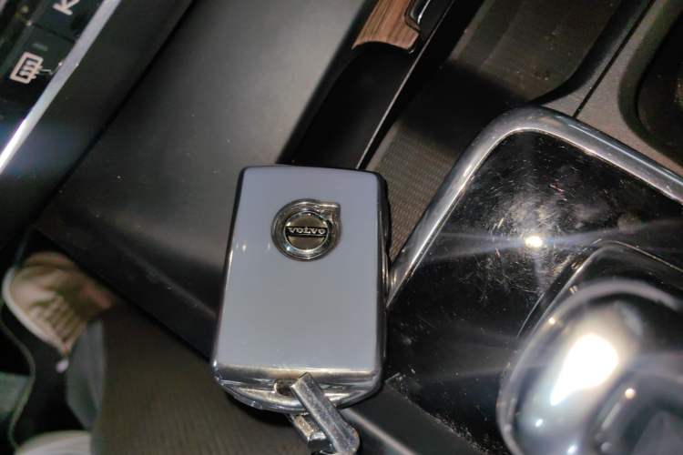 Used Volvo XC60 New Energy 2019 T8 E-Drive Hybrid Intelligent Luxury Sport Edition China V Standard Interior 1